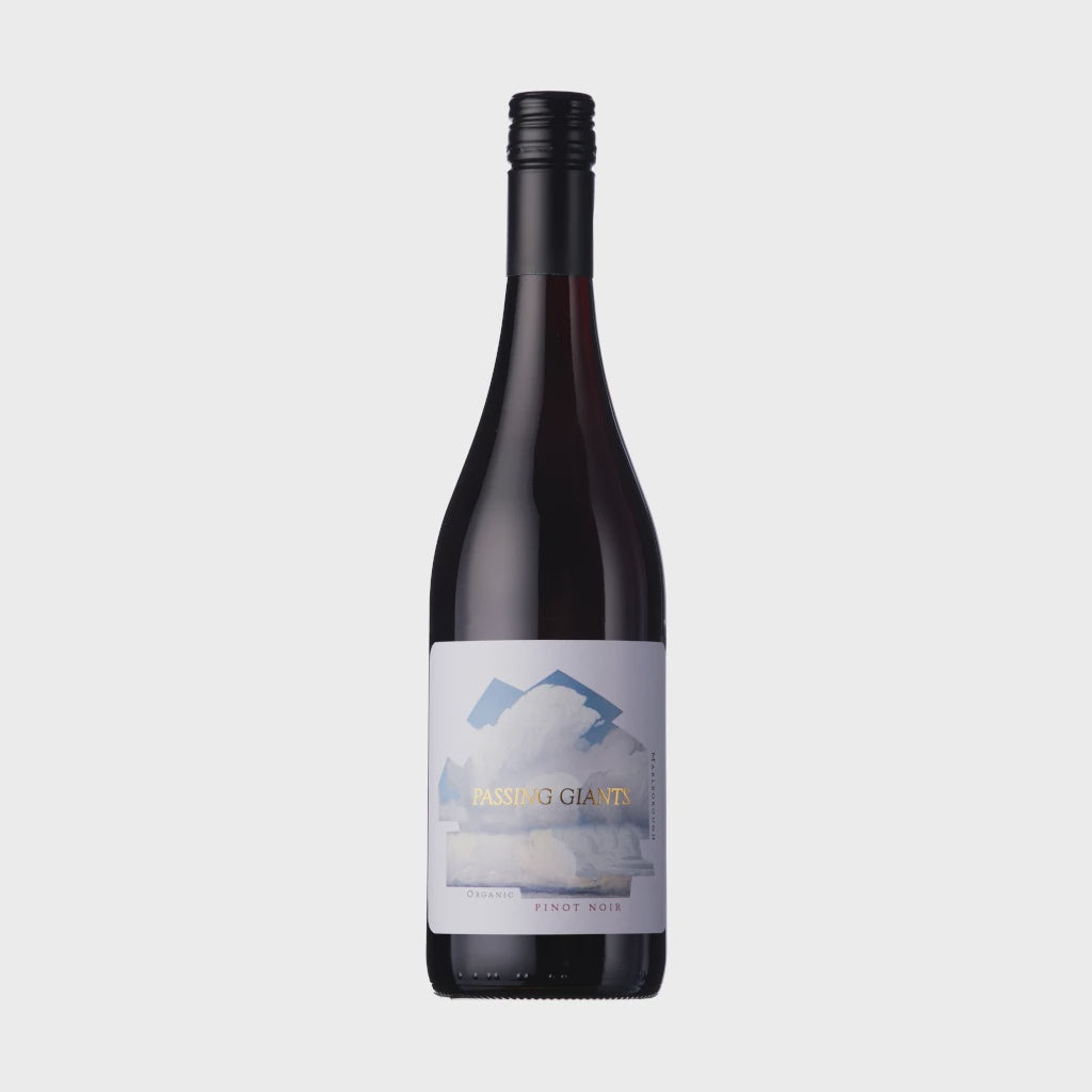 Passing Giants Pinot Noir / 2020 / 75cl